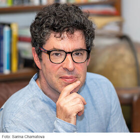 Bild: Jason Stanley - Erasing History