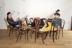 Bild: die apokalyptischen tänzerin*nen - Ha Ha Haltung – Ein satirisches Nach-oben-Treten