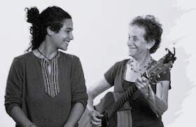 Bild: Diane Kaplan und Meera Eilabouni: Singing Circle – Mitsing-Workshop