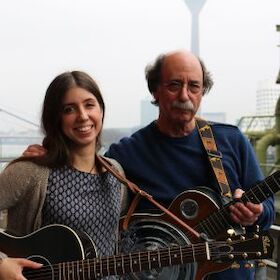 Bild: GLOW - Justine und Steve Catran