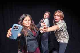 Bild: BühnenBande im T-Werk zeigt: "ÜBER LEBEN" (12+)