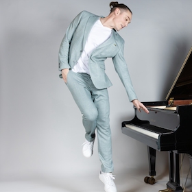 Bild: Andreas Langsch - Zu schön, um falsch zu sein - Beflügelndes Kabarett