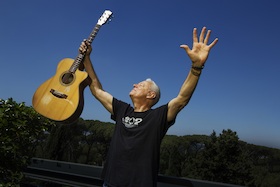 Bild: Tommy Emmanuel CGP - Living In The Light Tour