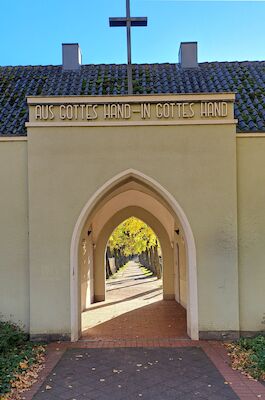 Bild: Abendlicher Rundgang über den historischen Friedhof am Butenwall - Öffentliche Führung