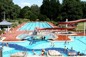 Bild: Freizeit- und Familienbad 2026 - Das Ticket berechtigt zum einmaligen Eintritt in das Bad. Kein Wiedereintritt möglich.