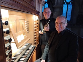 Bild: Adventskonzert mit Thomas Strauß (Orgel) und Bernhard Münchbach (Trompete) an den beiden Orgeln der Stadtkirche