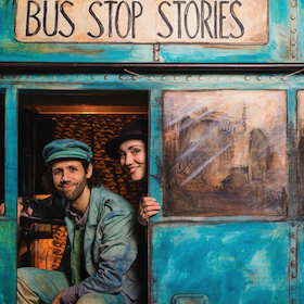 Bild: Bus Stop Stories - Eine Bushaltestelle wird zur Bühnenshow