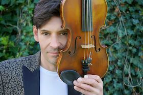 Bild: „MUSIC FLOWERS ON VIOLIN Hinreißende Musikstücke aus Film, Pop & Rock“ - Premiere