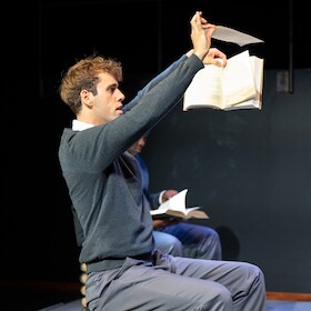Bild: Der Club der toten Dichter - Altonaer Theater