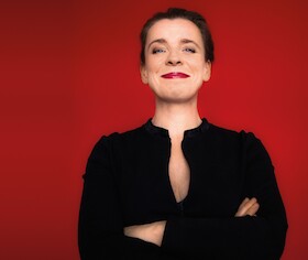 Bild: Tina Teubner - Lieber schön alt werden als hässlich jung bleiben