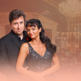 Bild: Weihnachtskonzert im Kurhaus-Saal Binz - Festlich. Fröhlich. Mit Alenka Genzel und Frank Matthias.