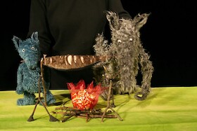 Bild: DAS GLÜCK, das nicht vom Baum fallen wollte // Figurentheater für Kind ab 3 Jahren