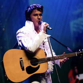 Bild: Viva Las Vegas - Musik Dinner Show - Mit European Elvis Champion Aaron Walker