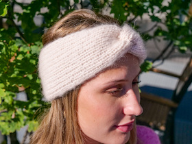 Bild: Wollfühlrunde: Knotenstirnband stricken