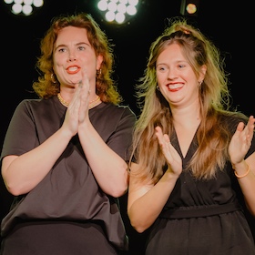 Bild: Lippenstift & Punchlines - Stand-Up-Comedy trifft auf Improtheater