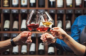 Bild: Wein-Tasting mit Peter Roder - vom Weinhaus Karaffe
