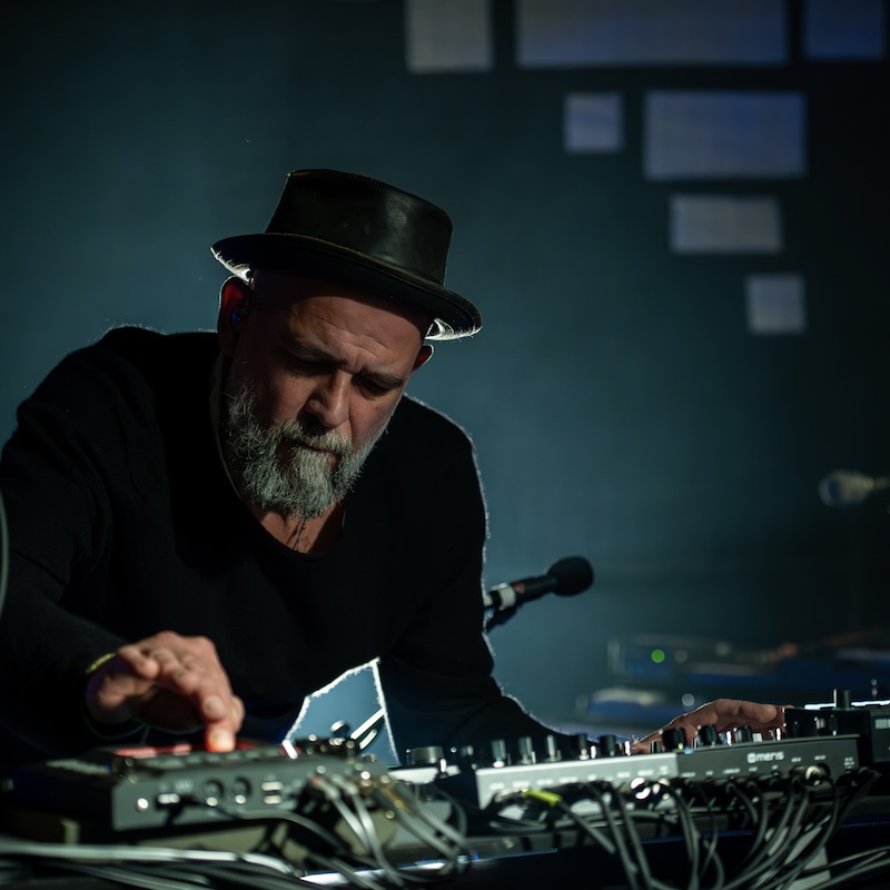 Bild - Martin Kälberer - INTO THE LIGHT