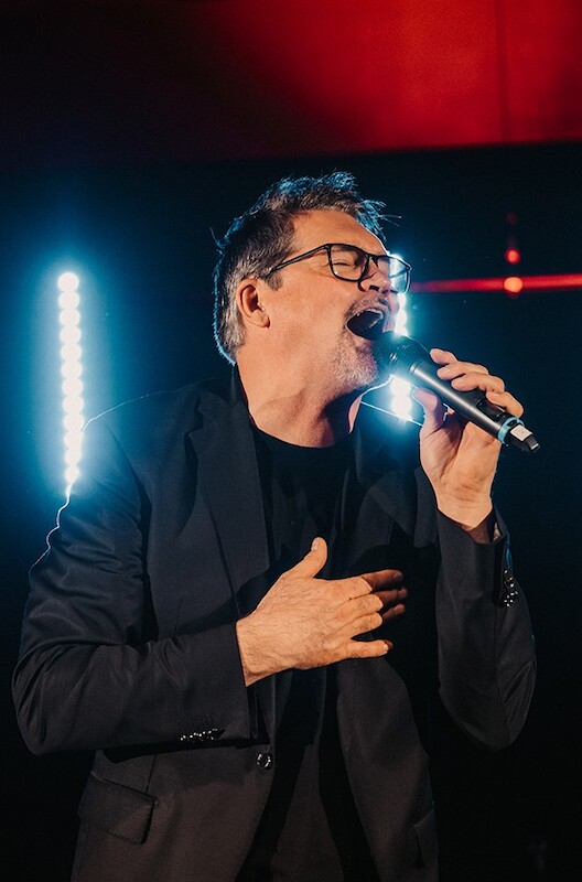 Joe Whitney - - Let us entertain you -