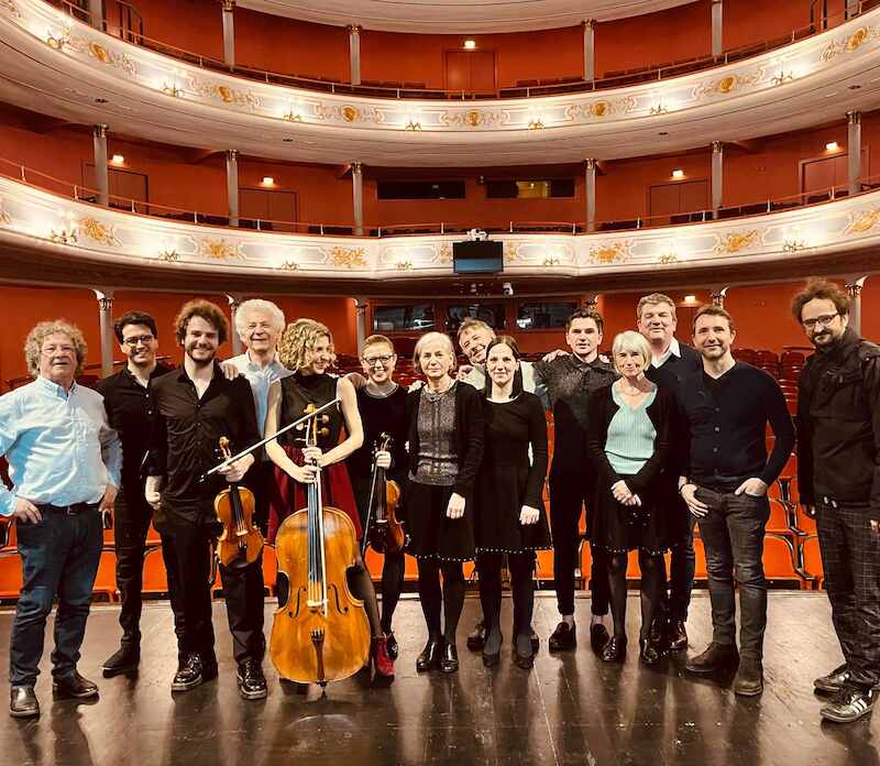 All Well // Bayerns größte Kleinkunst Familie