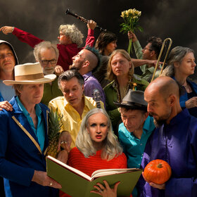 Image: 17 Hippies