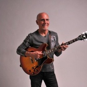 Image: Larry Carlton