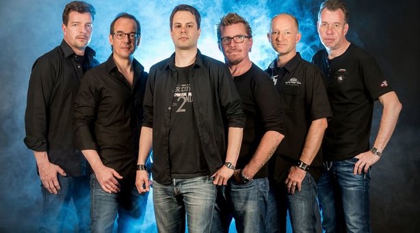 DIRE STRATS - Live 2022 DIRE STRATS - Live 2022