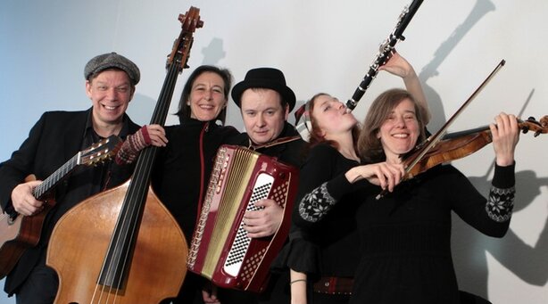 Klezmer High Life - Di eyne Velt Klezmer High Life - Di eyne Velt