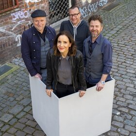 Image: Kom(m)ödchen-Ensemble - CRASH